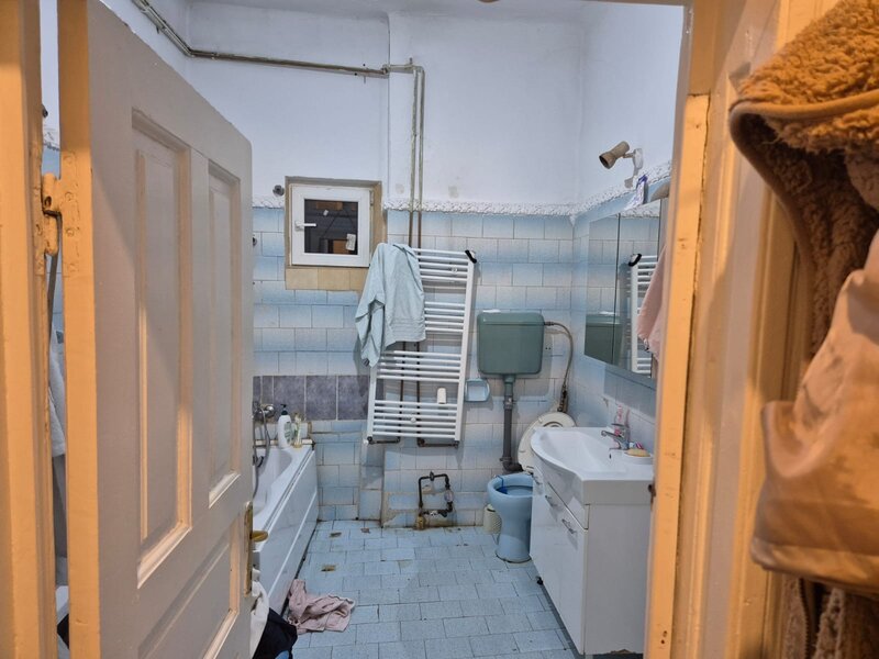 Unirii, Budapesta, Cantemir,